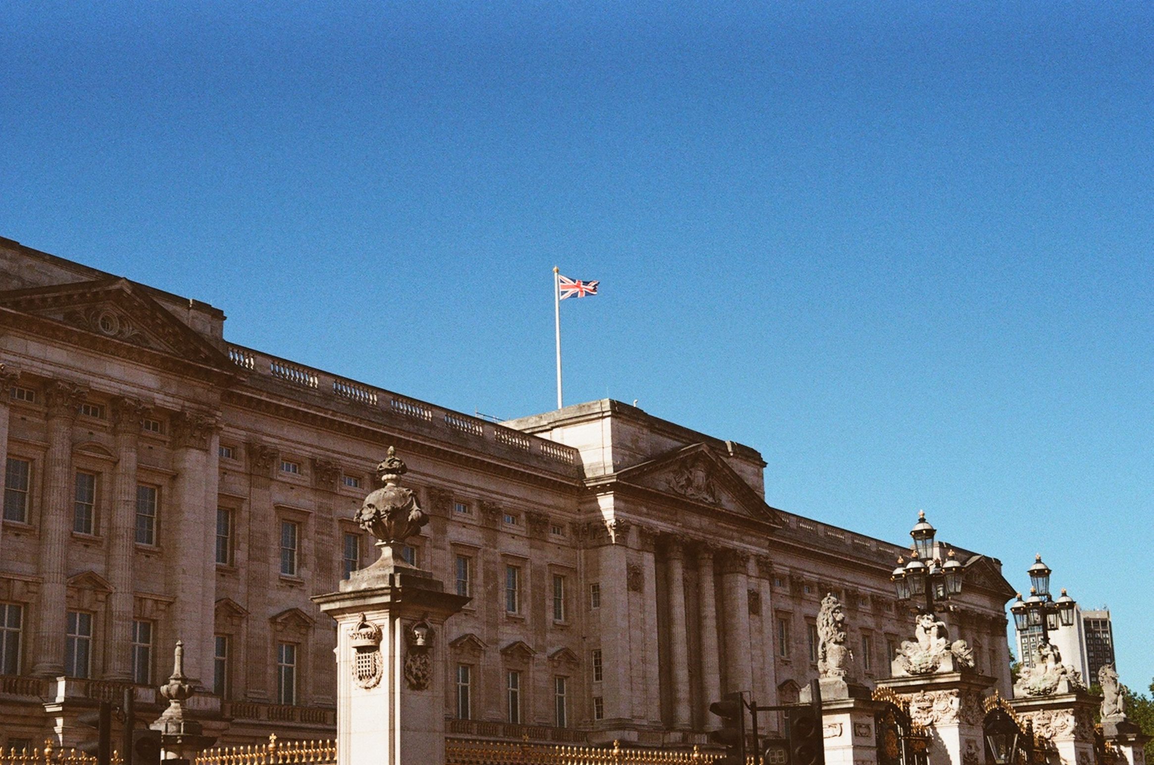 Buckingham Palace, London (Kodak Ultramax 400)